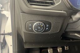 valkoinen Ford Focus 2021 kuva 23.