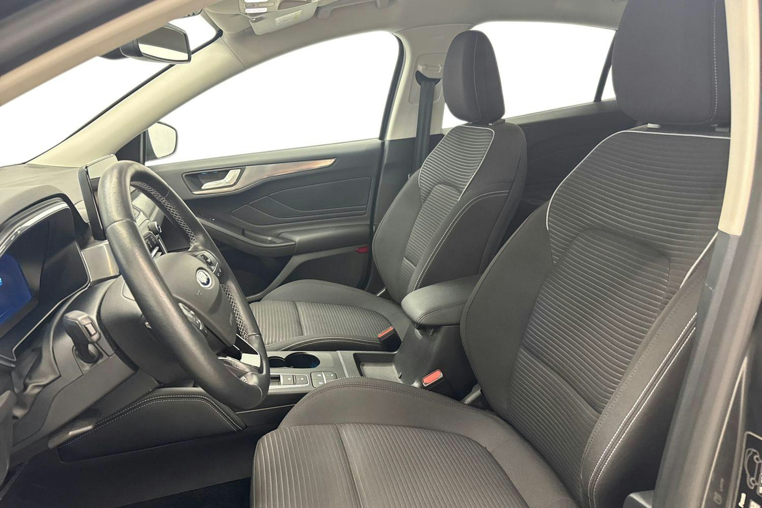 met. harmaa Ford Focus 2021 kuva 11.