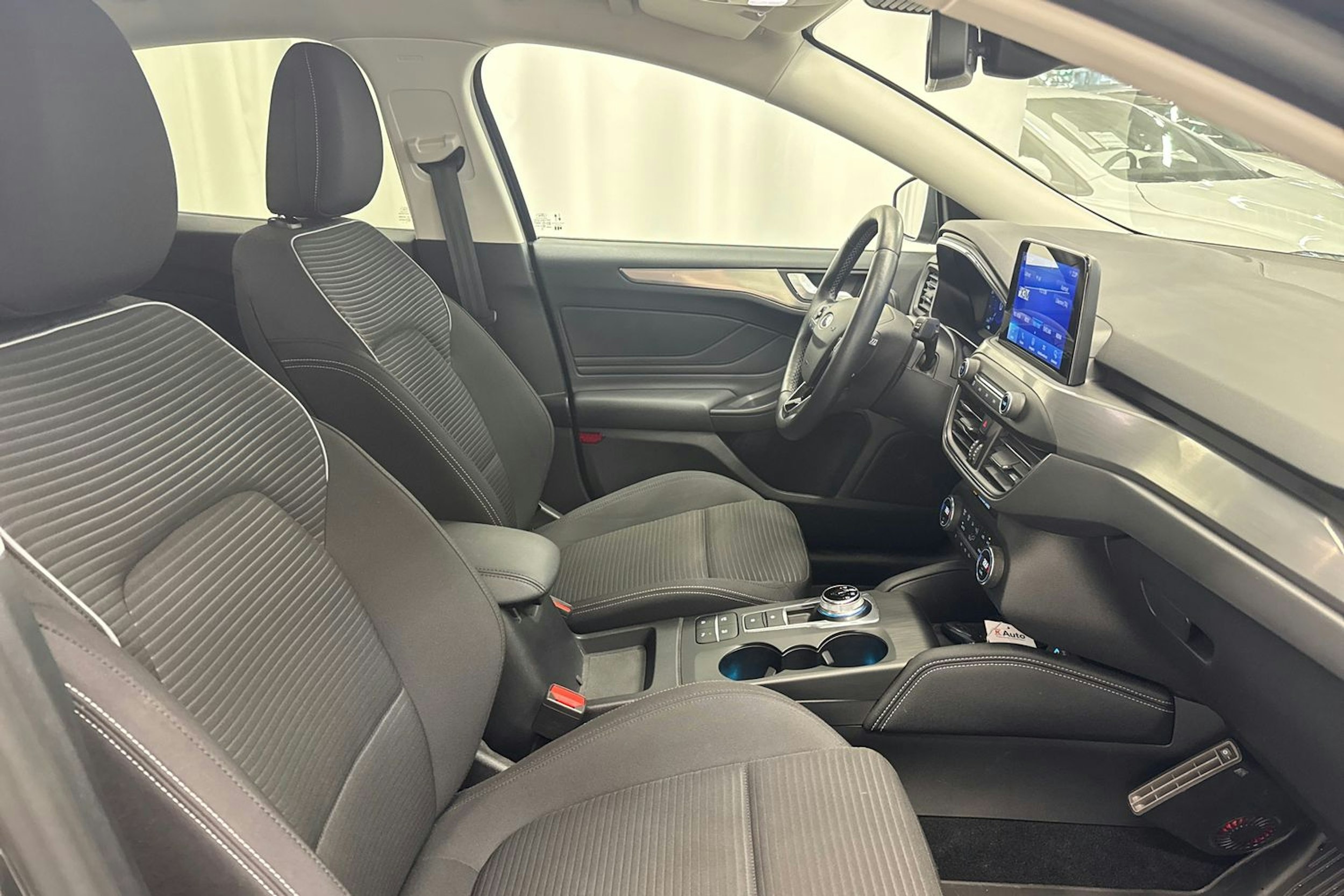 met. harmaa Ford Focus 2021 kuva 13.