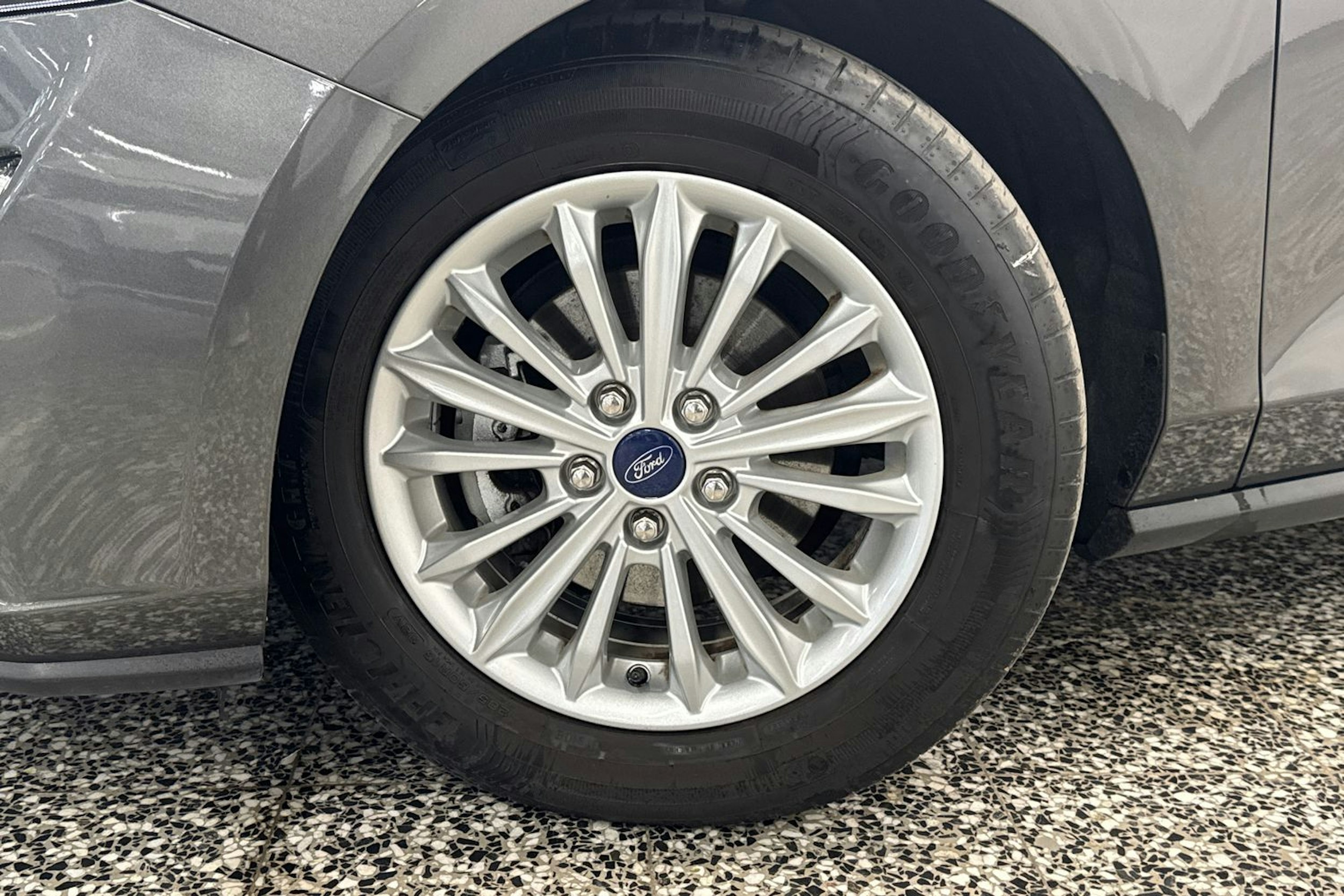 met. harmaa Ford Focus 2021 kuva 34.