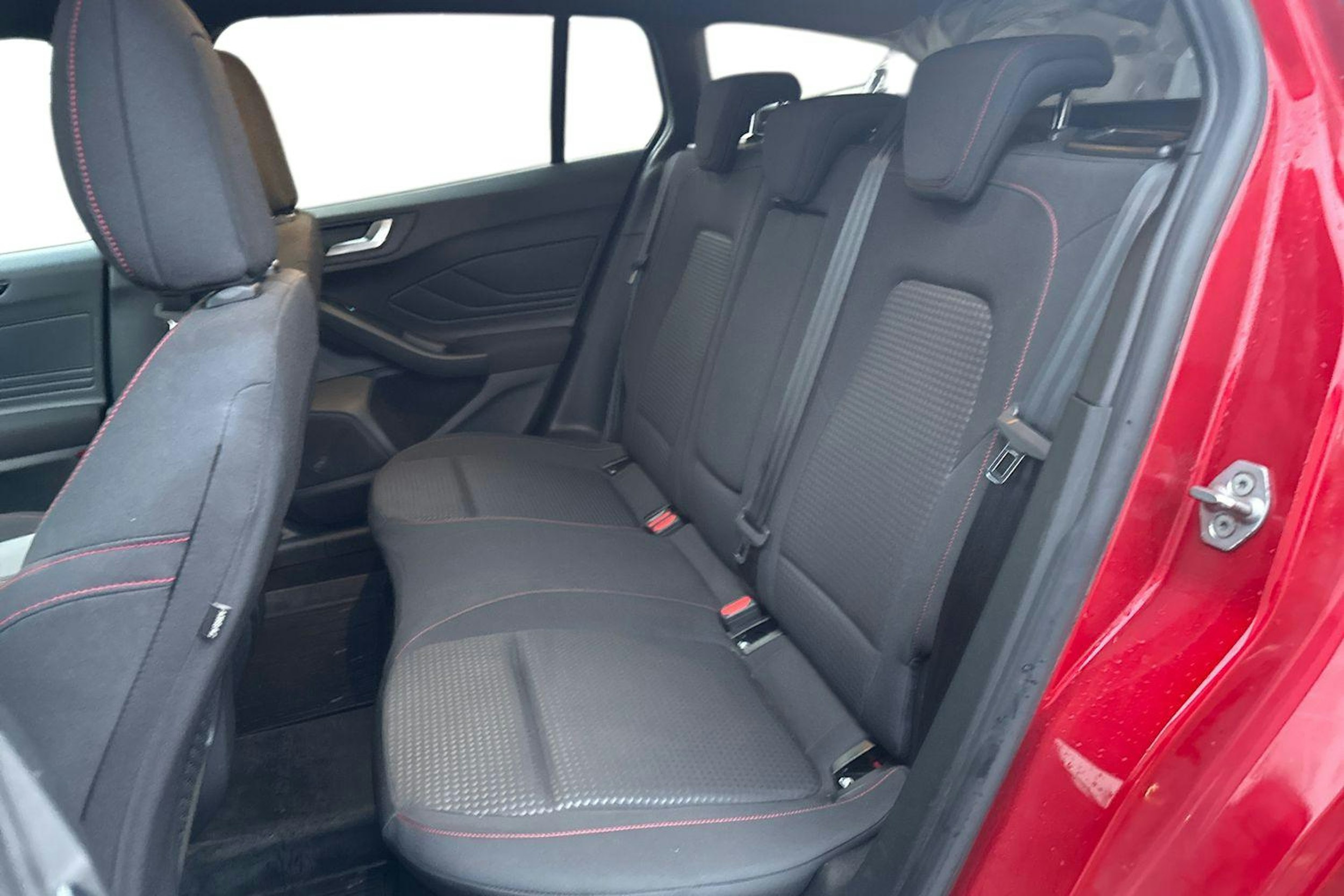 Punainen Ford FOCUS 2021 kuva 8.