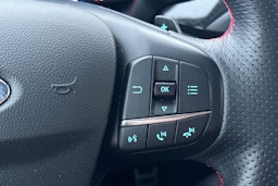 Punainen Ford FOCUS 2021 kuva 13.