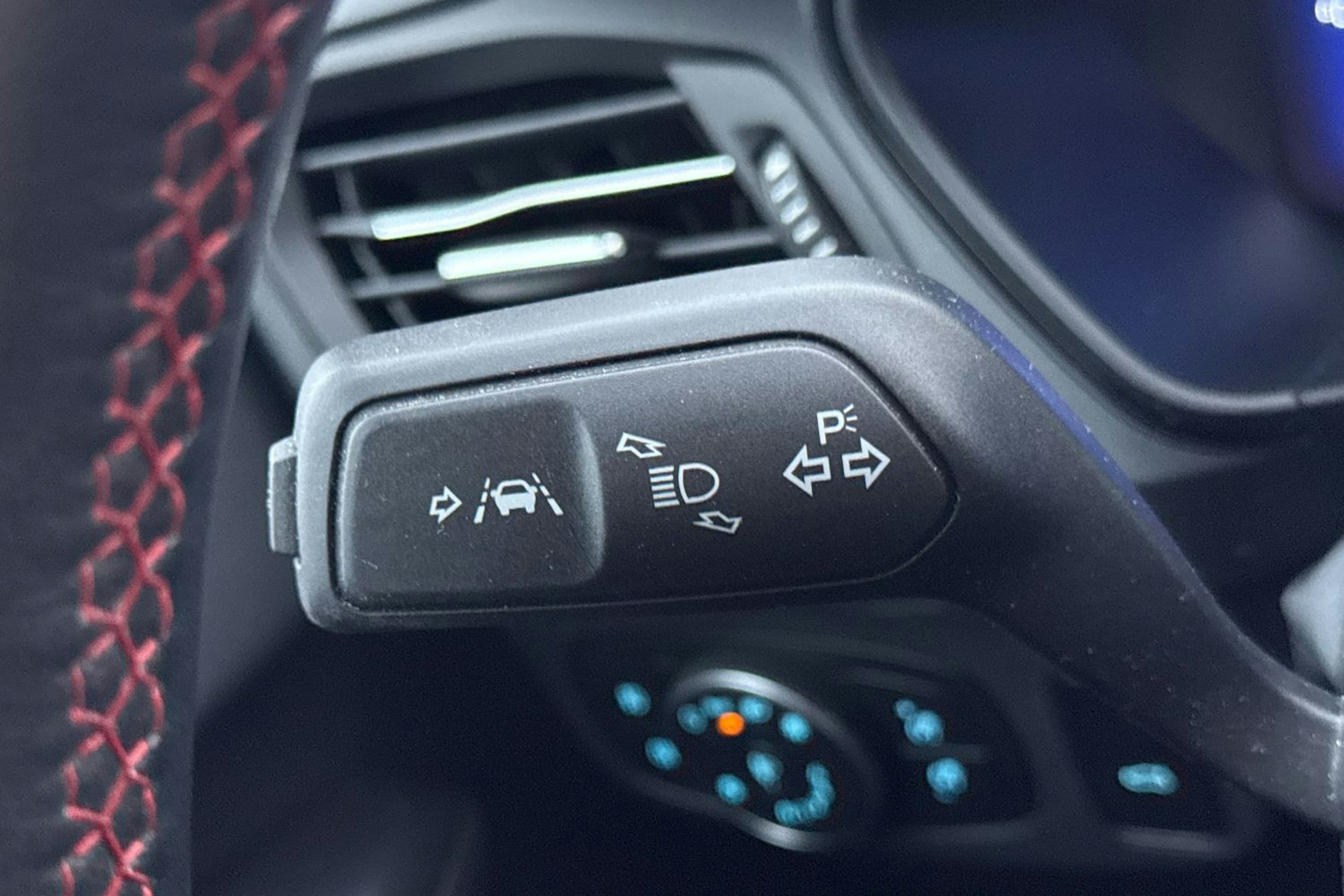 Punainen Ford FOCUS 2021 kuva 14.