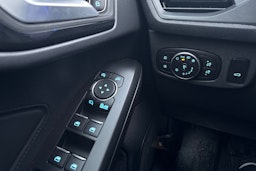 Punainen Ford FOCUS 2021 kuva 16.