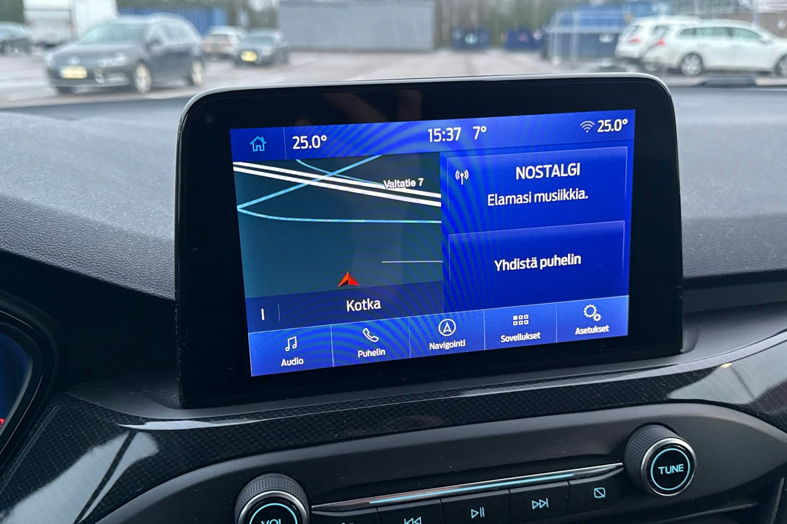 Punainen Ford FOCUS 2021 kuva 18.