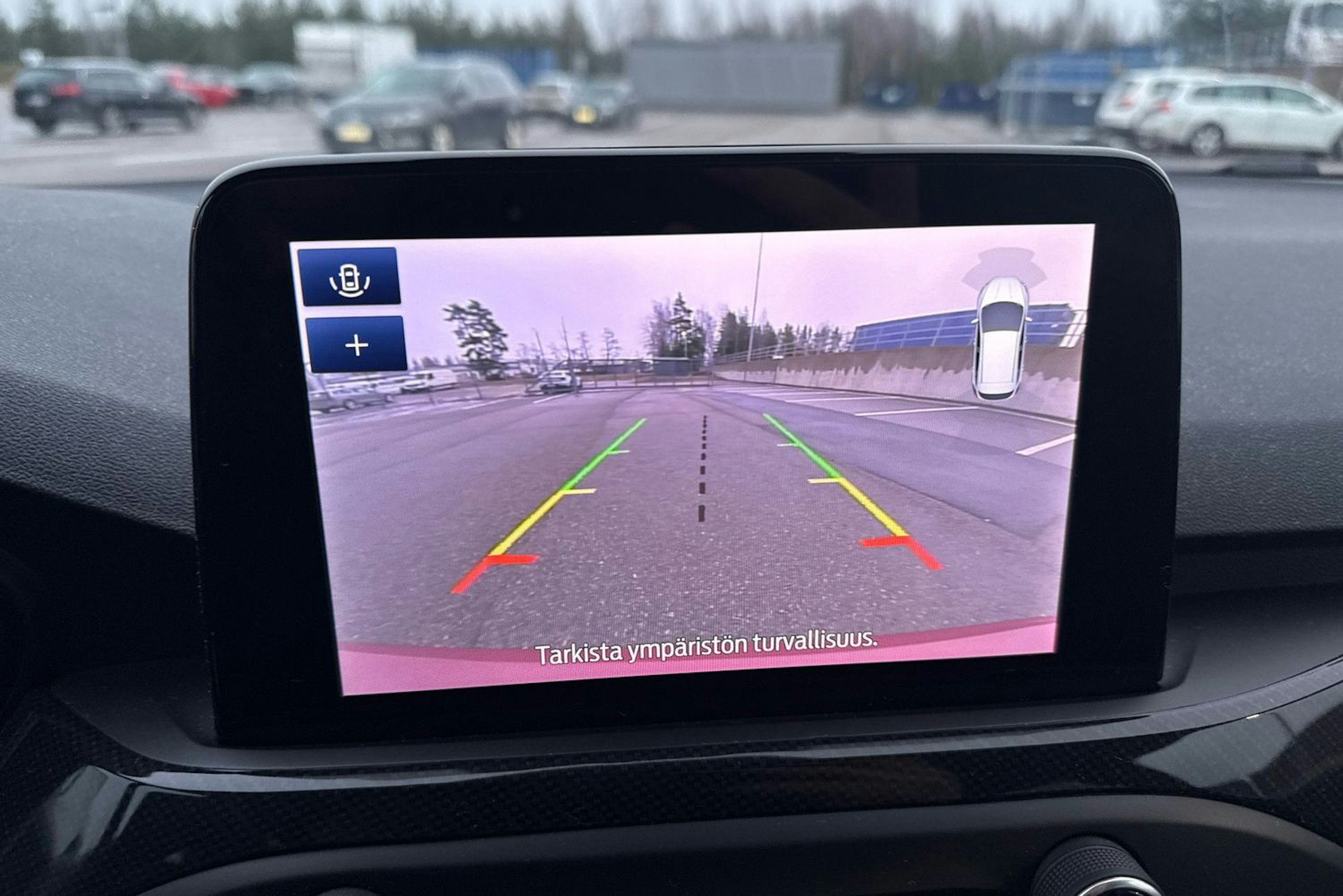 Punainen Ford FOCUS 2021 kuva 22.