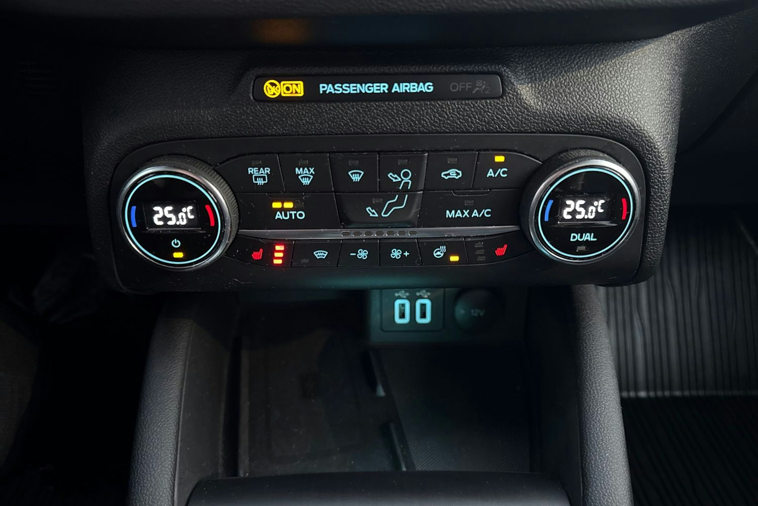 Punainen Ford FOCUS 2021 kuva 23.