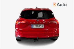 punainen Ford Focus 2021 kuva 3.