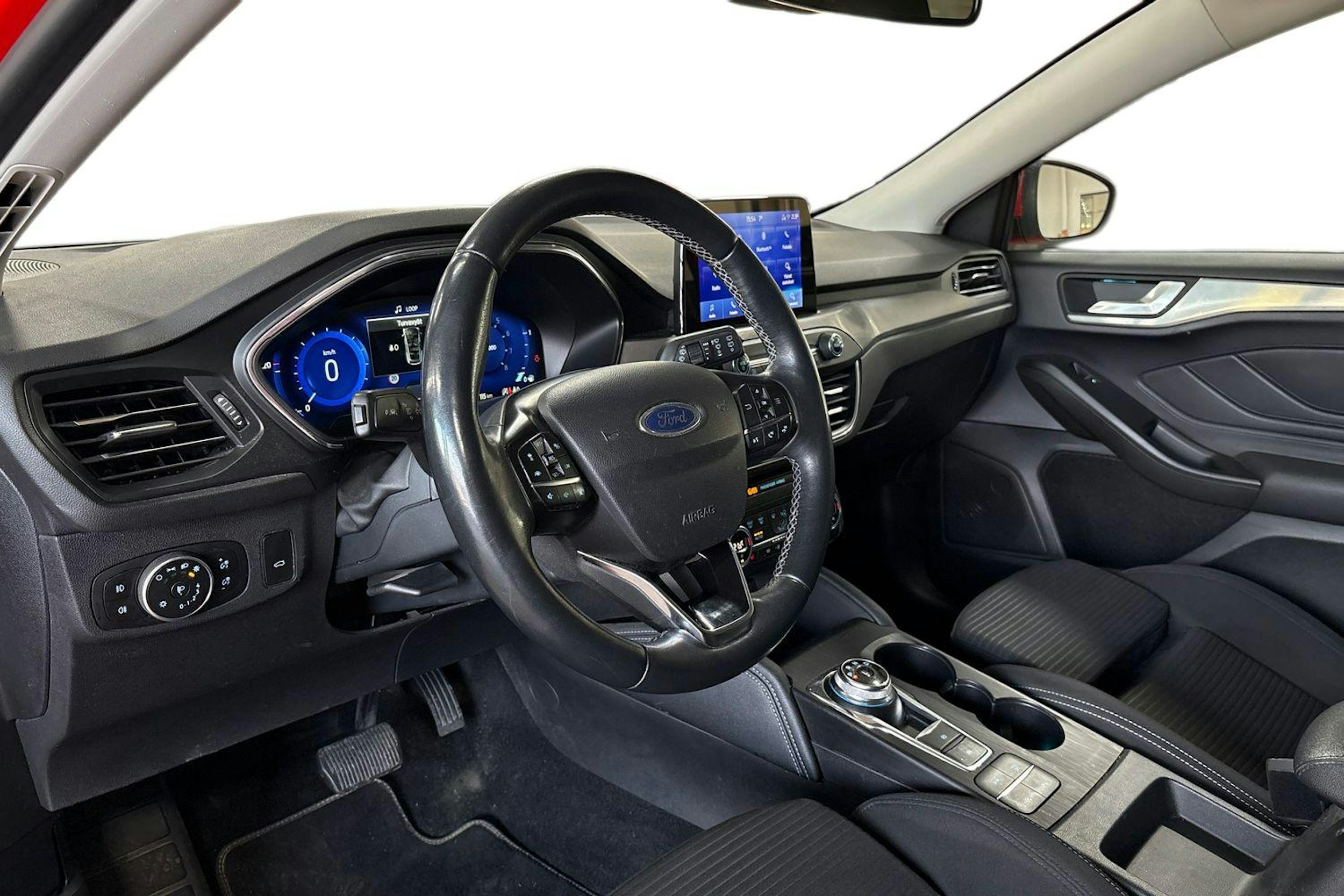 punainen Ford Focus 2021 kuva 6.