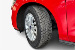 punainen Ford Focus 2021 kuva 9.