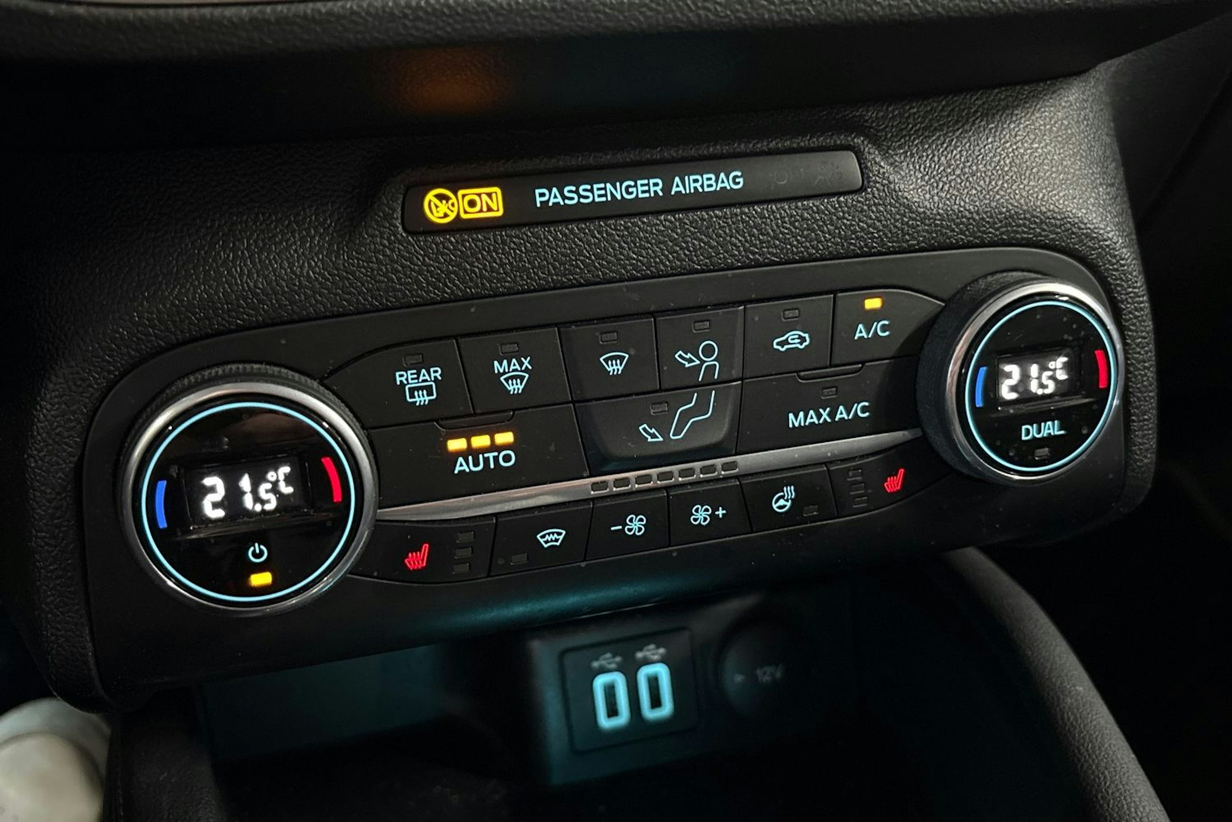 punainen Ford Focus 2021 kuva 20.