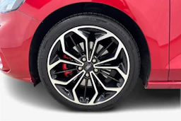 punainen Ford Focus 2021 kuva 9.