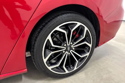 punainen Ford Focus 2021 kuva 10.