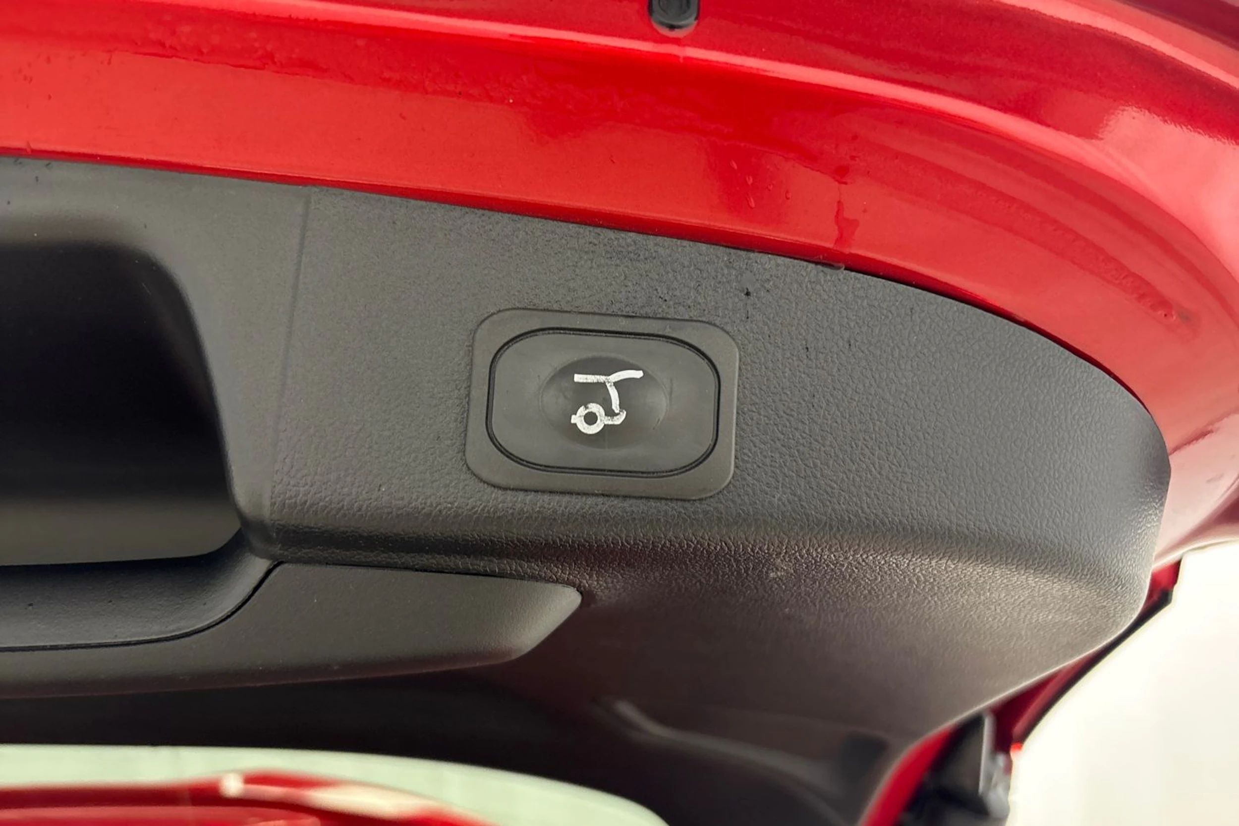 punainen Ford Focus 2021 kuva 19.