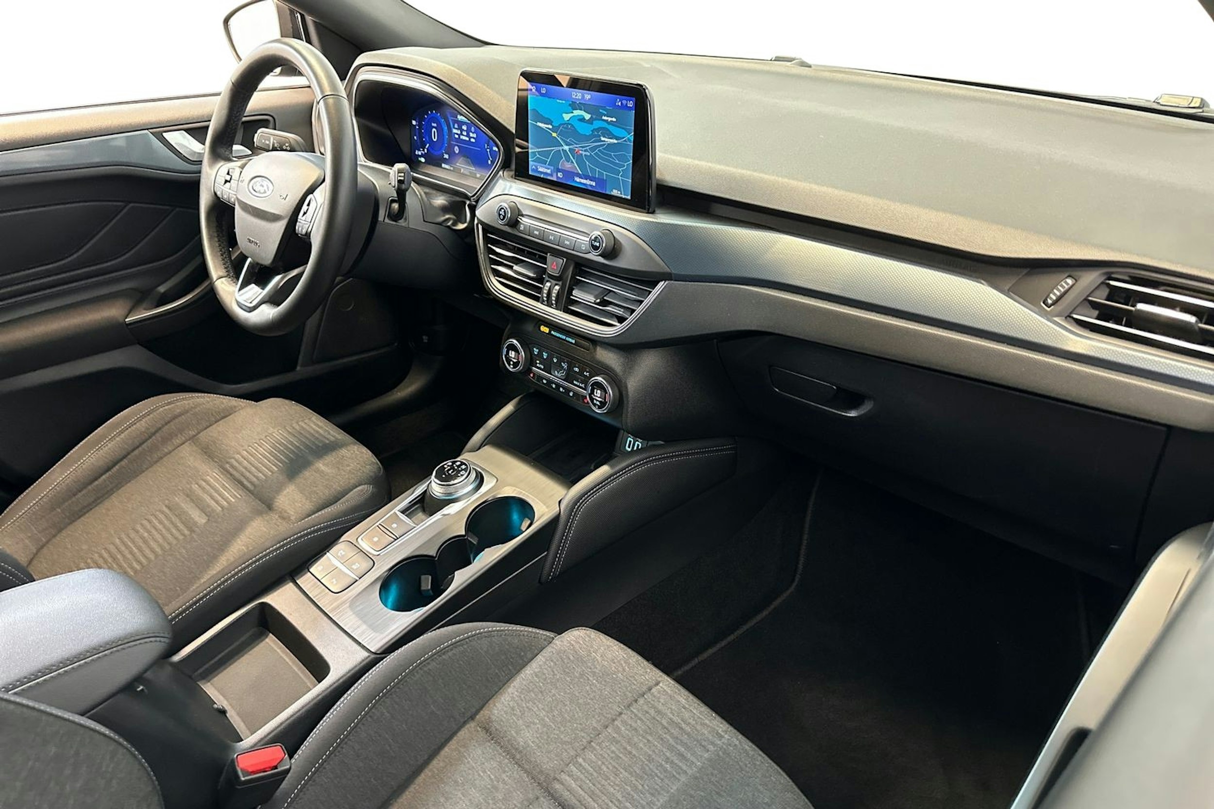 musta Ford Focus 2021 kuva 9.