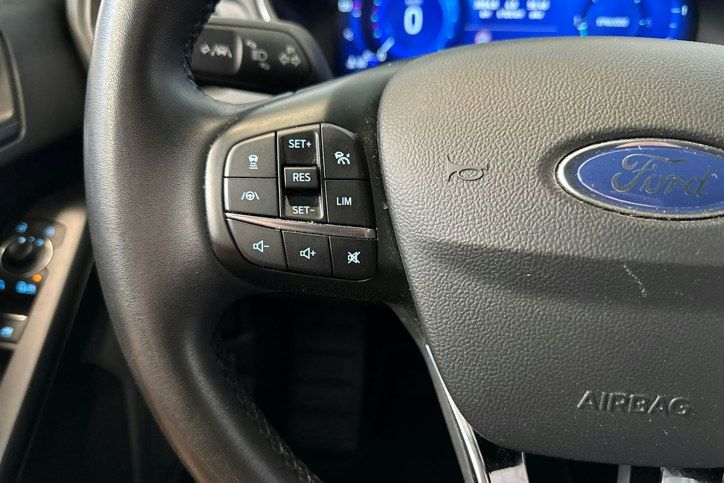 musta Ford Focus 2021 kuva 21.