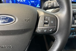 musta Ford Focus 2021 kuva 22.