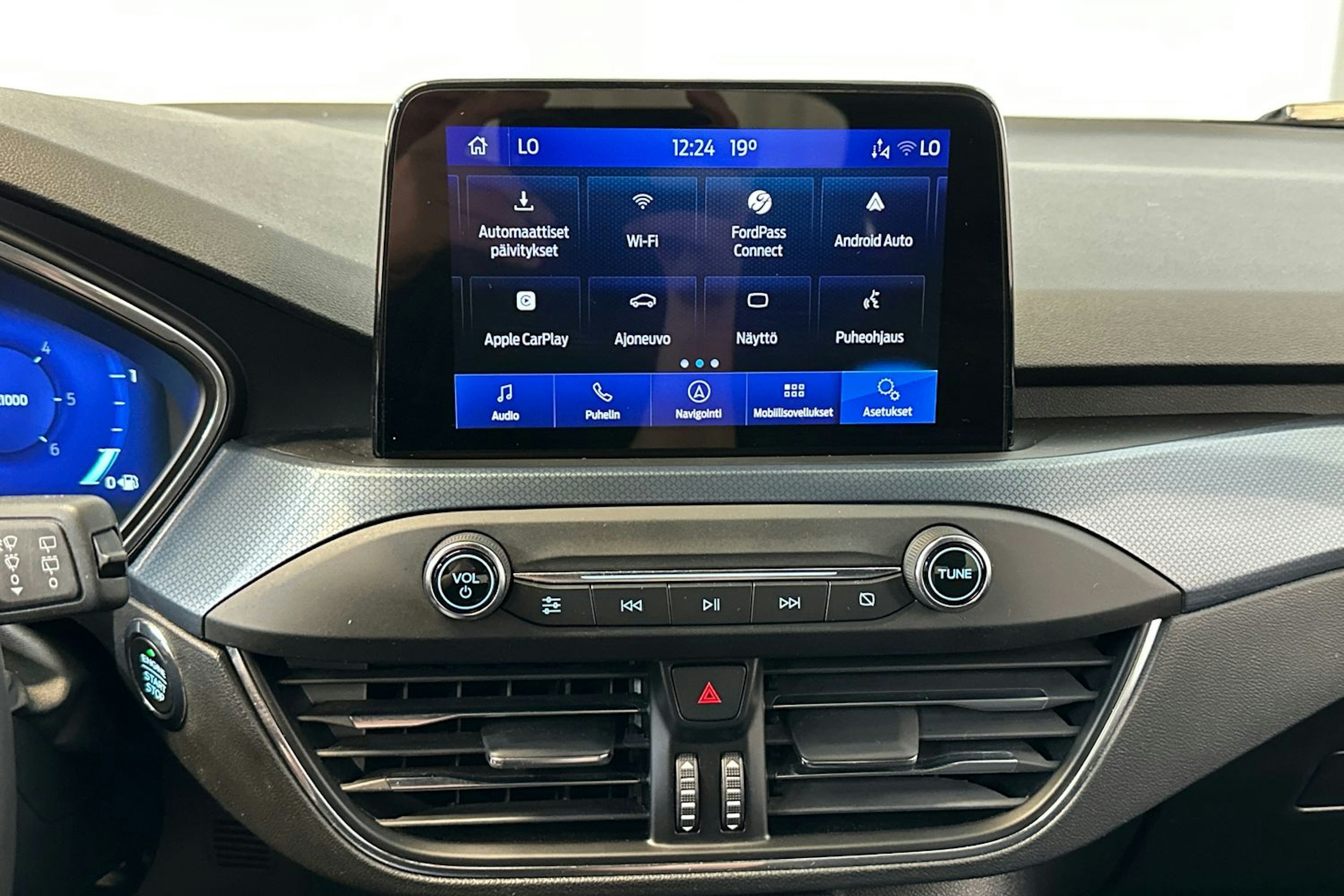 musta Ford Focus 2021 kuva 26.
