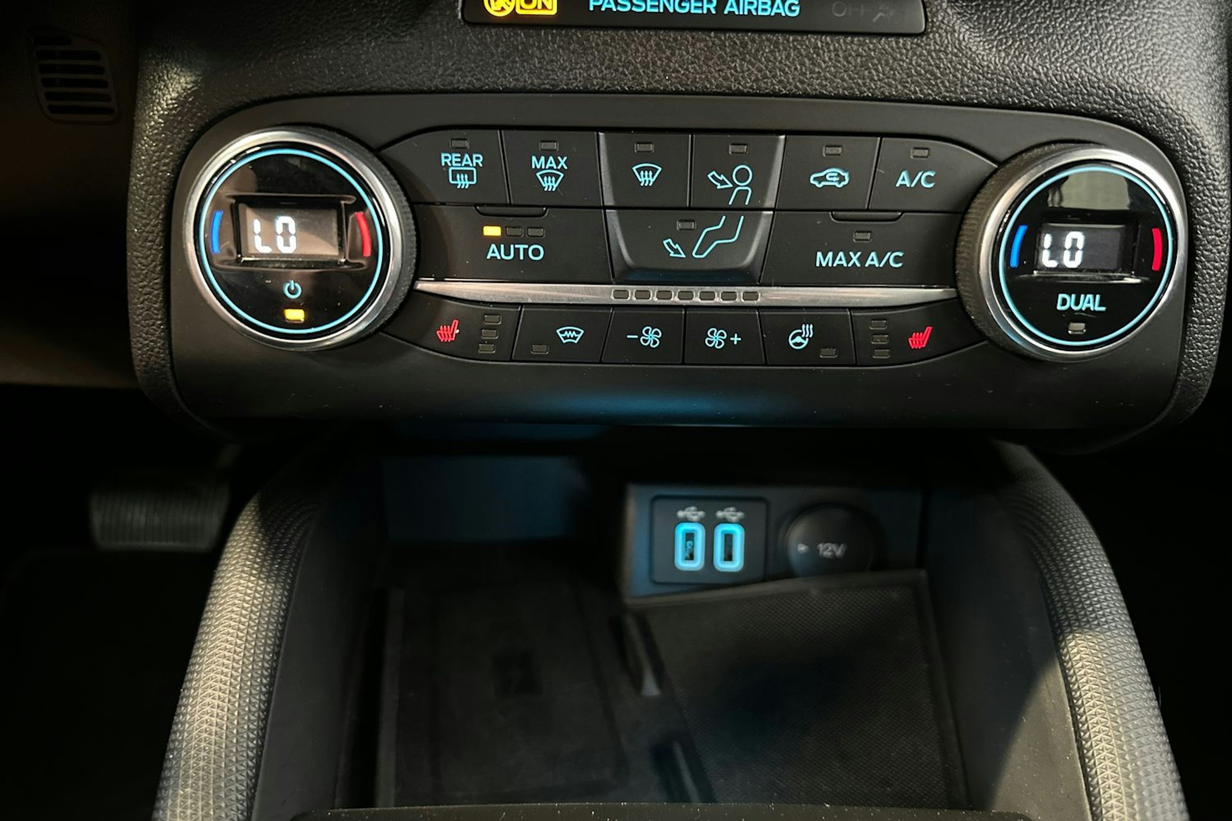 musta Ford Focus 2021 kuva 27.