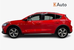 punainen Ford Focus 2022 kuva 6.