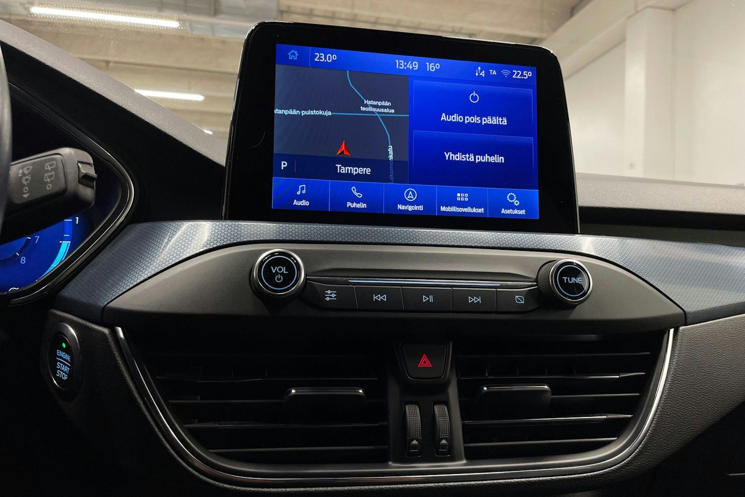 punainen Ford Focus 2022 kuva 17.