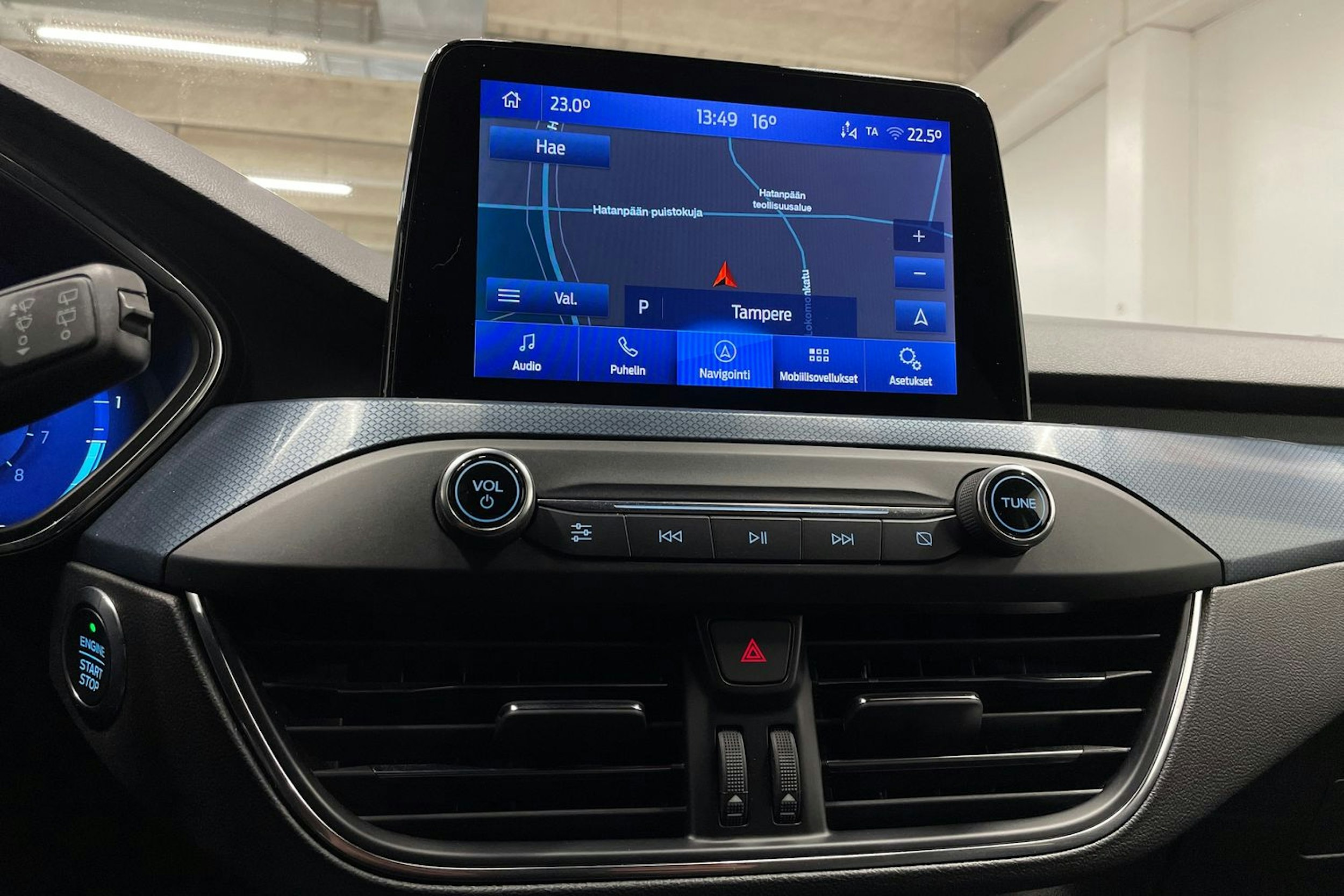 punainen Ford Focus 2022 kuva 18.