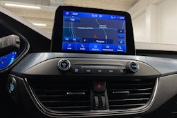 punainen Ford Focus 2022 kuva 18.