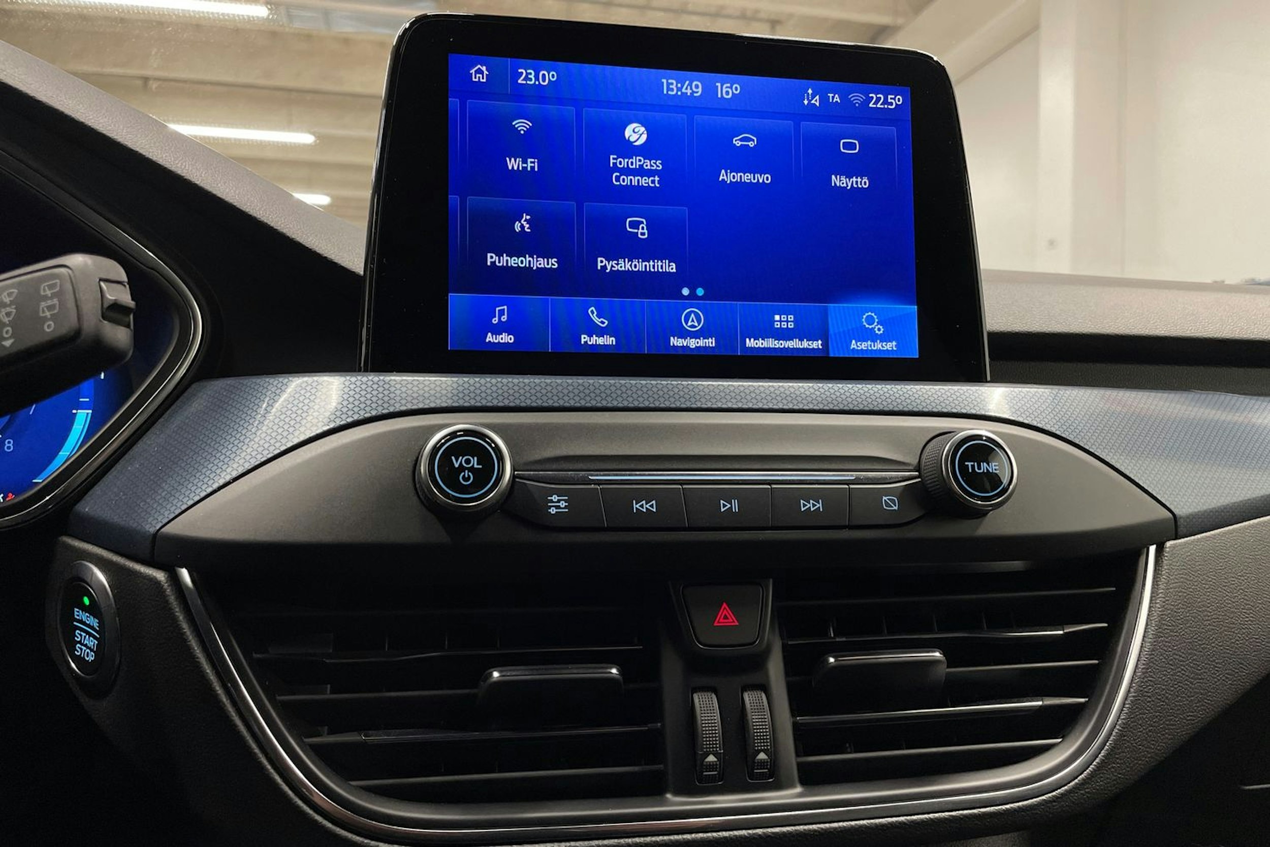 punainen Ford Focus 2022 kuva 20.