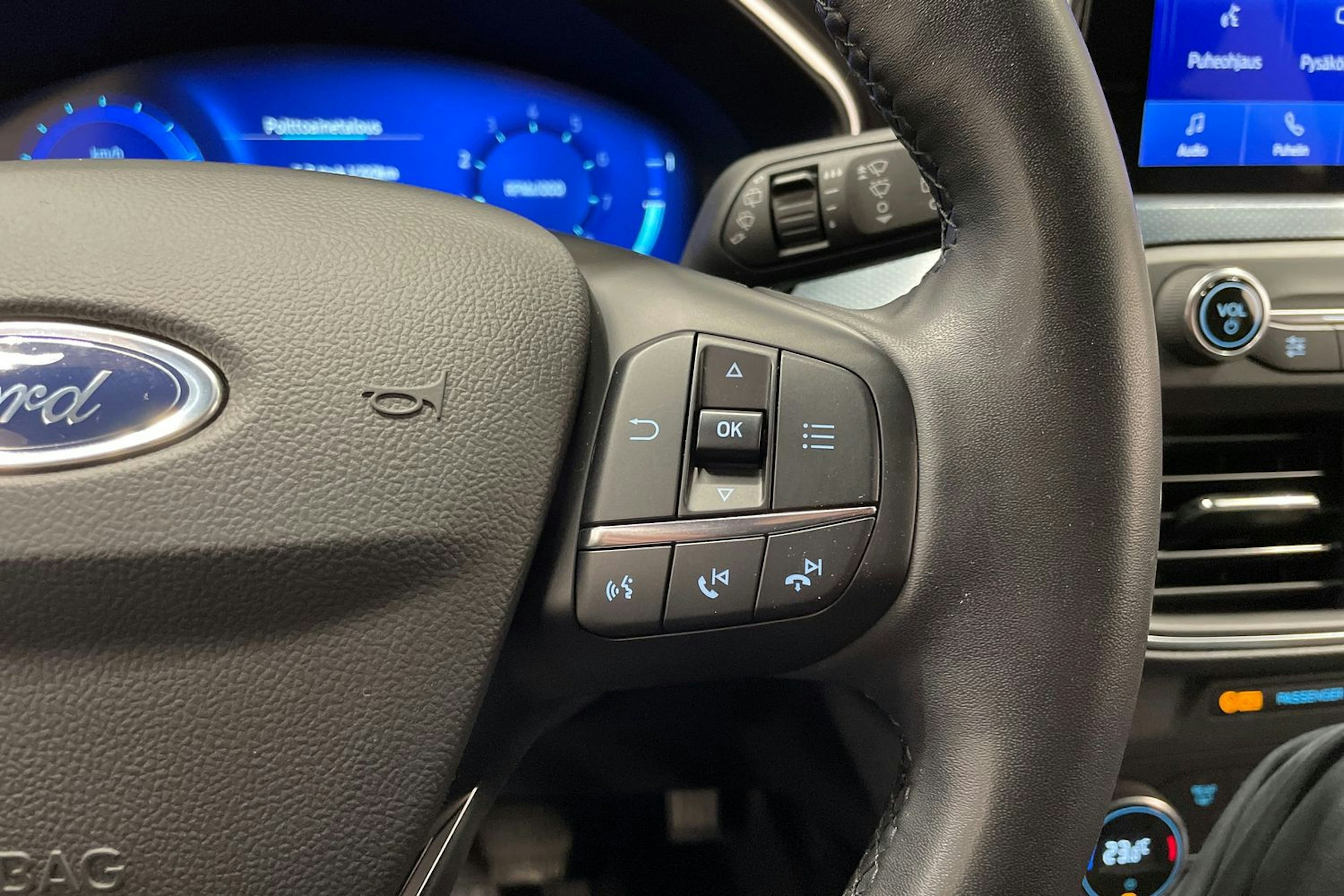 punainen Ford Focus 2022 kuva 27.