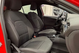 punainen Ford Focus 2022 kuva 29.