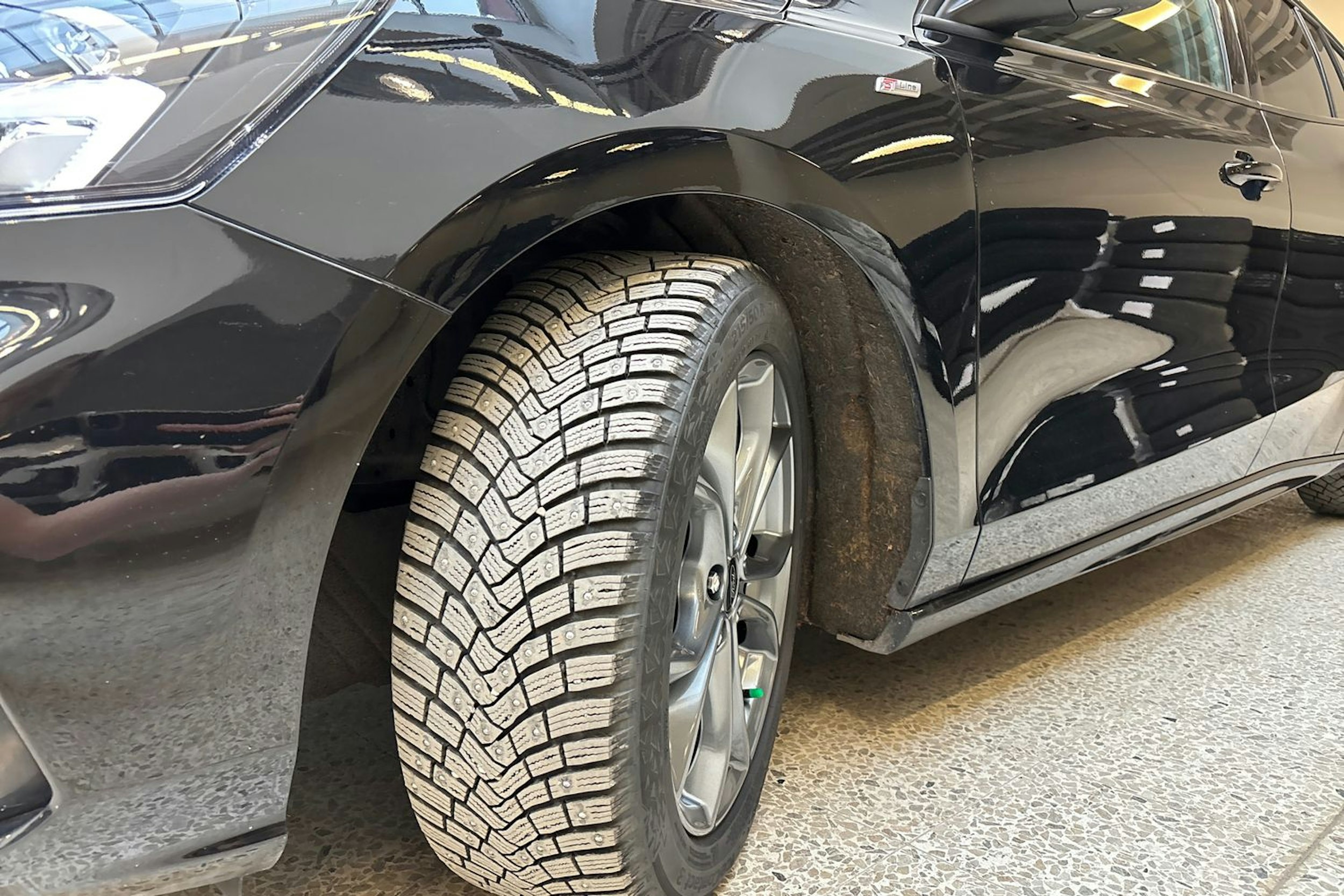 musta Ford Focus 2021 kuva 13.