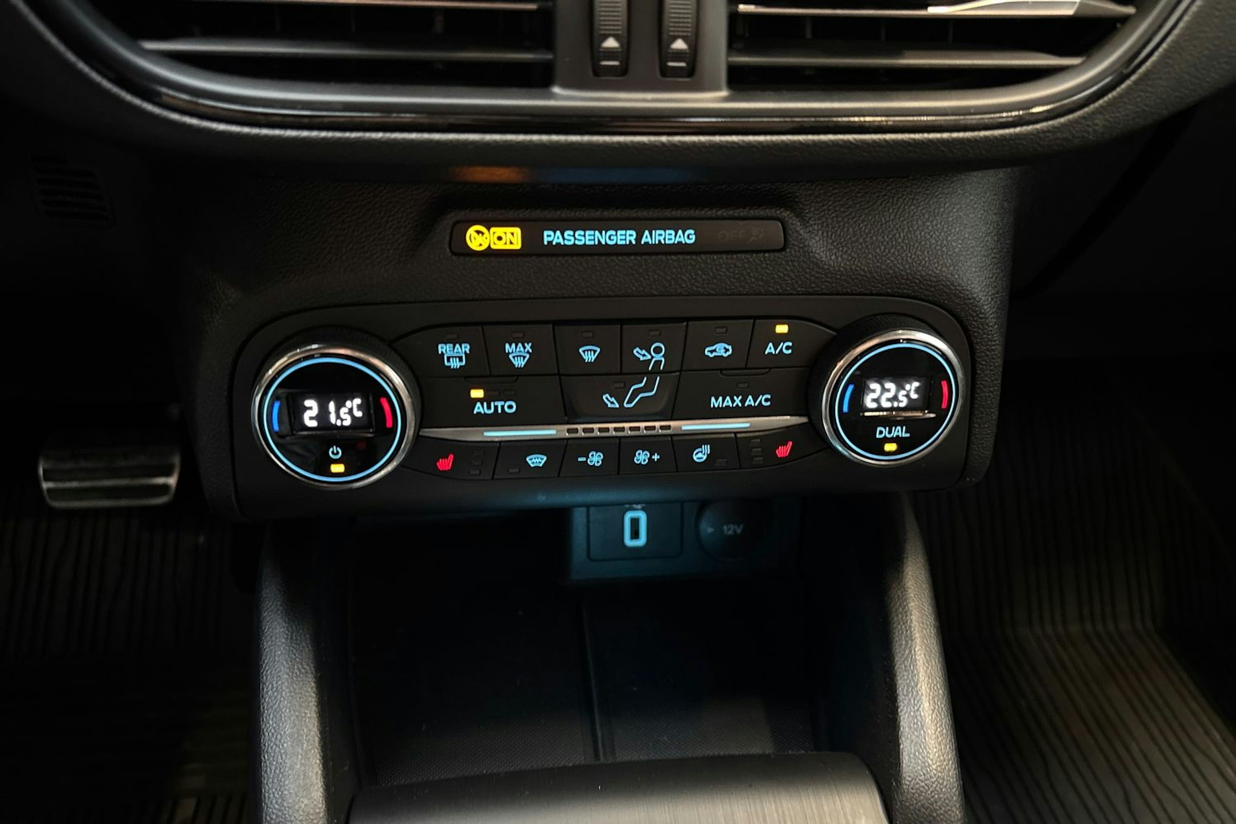 musta Ford Focus 2021 kuva 20.