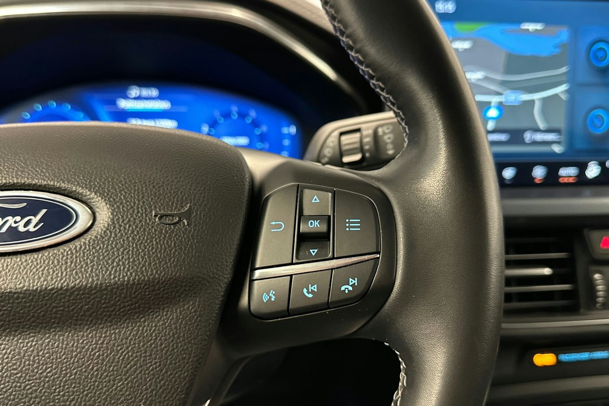 met. sininen Ford Focus 2022 kuva 17.