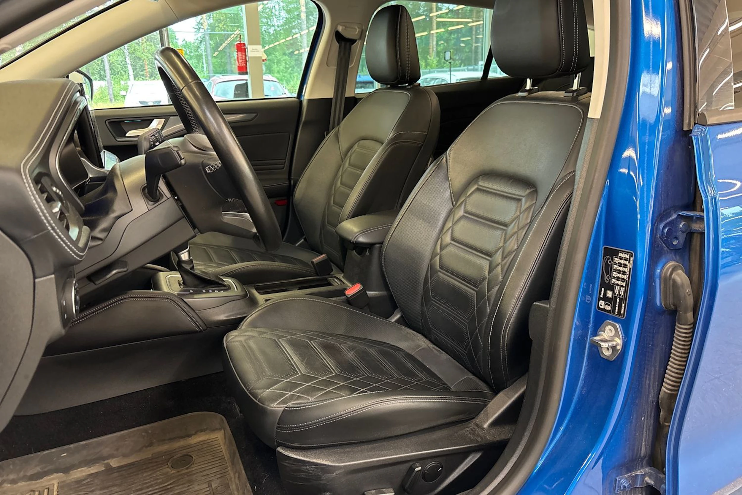 Sininen Ford FOCUS 2022 kuva 4.