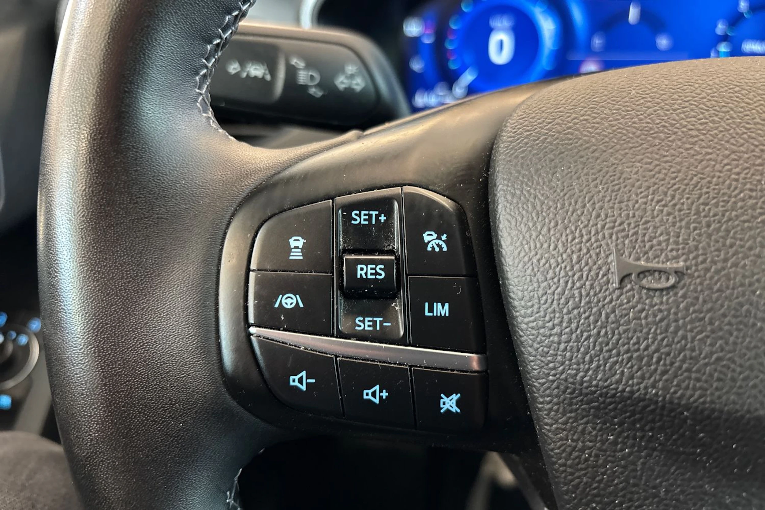 Sininen Ford FOCUS 2022 kuva 12.