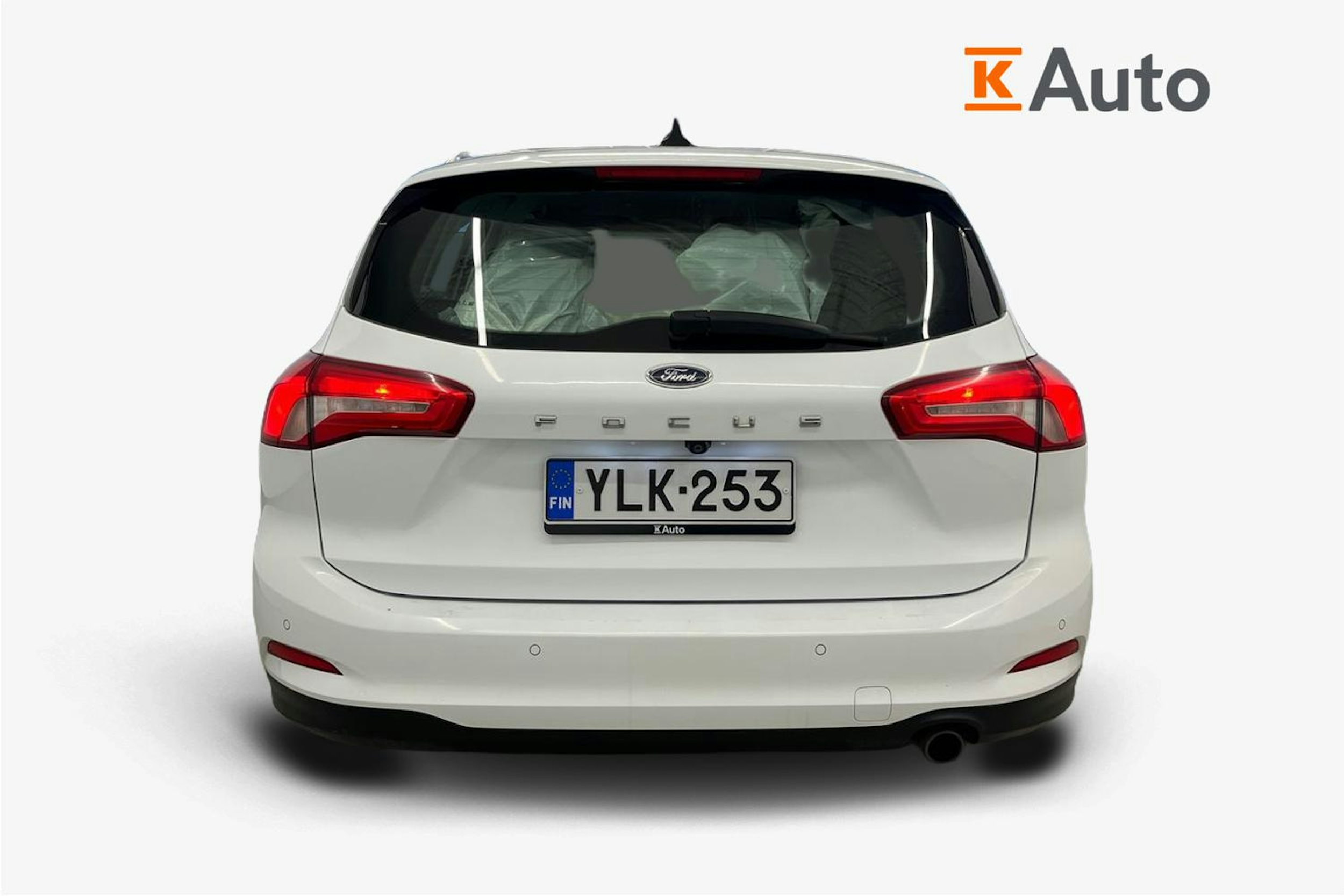 valkoinen Ford Focus 2022 kuva 3.