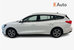 valkoinen Ford Focus 2022 kuva 6.