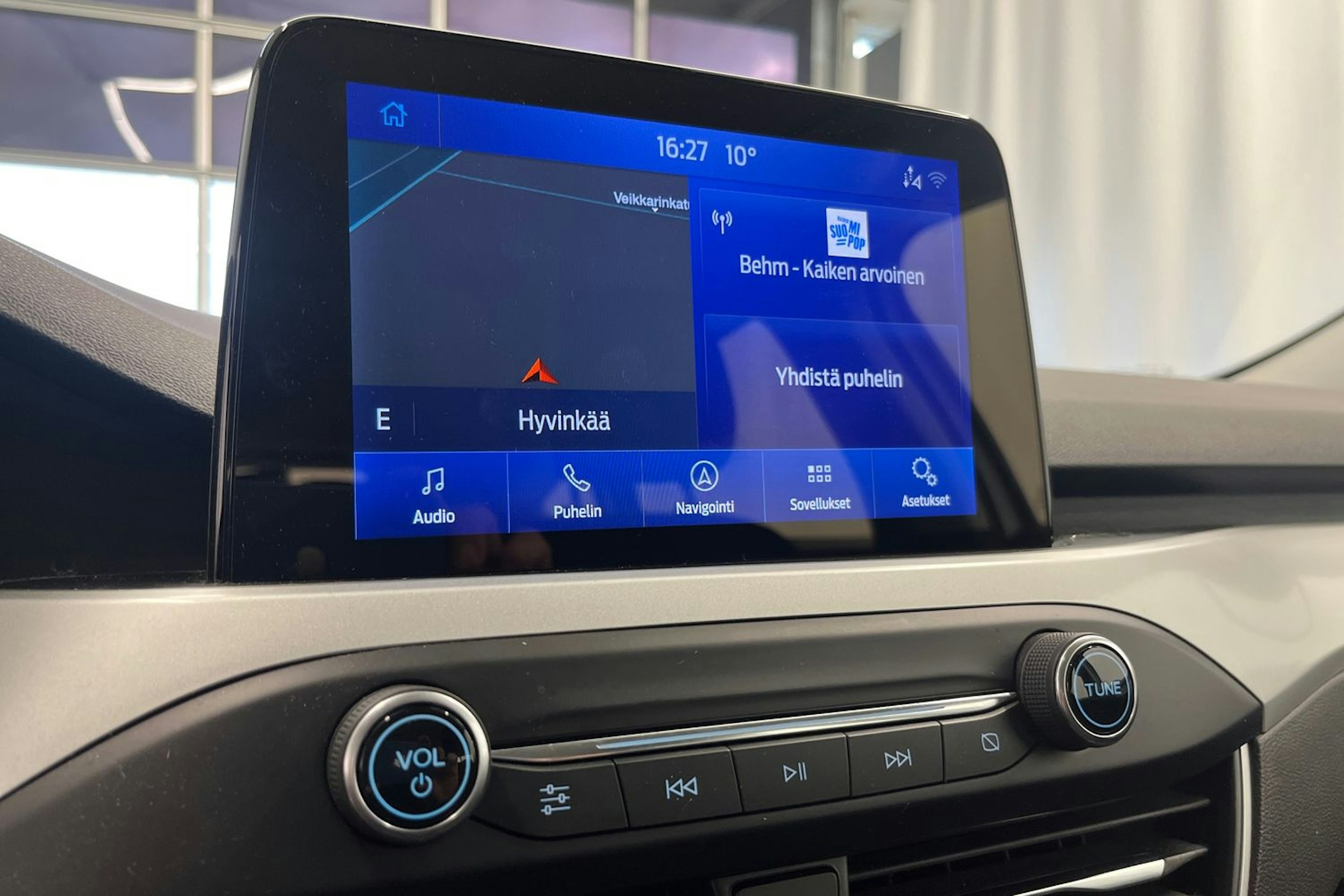 valkoinen Ford Focus 2022 kuva 18.