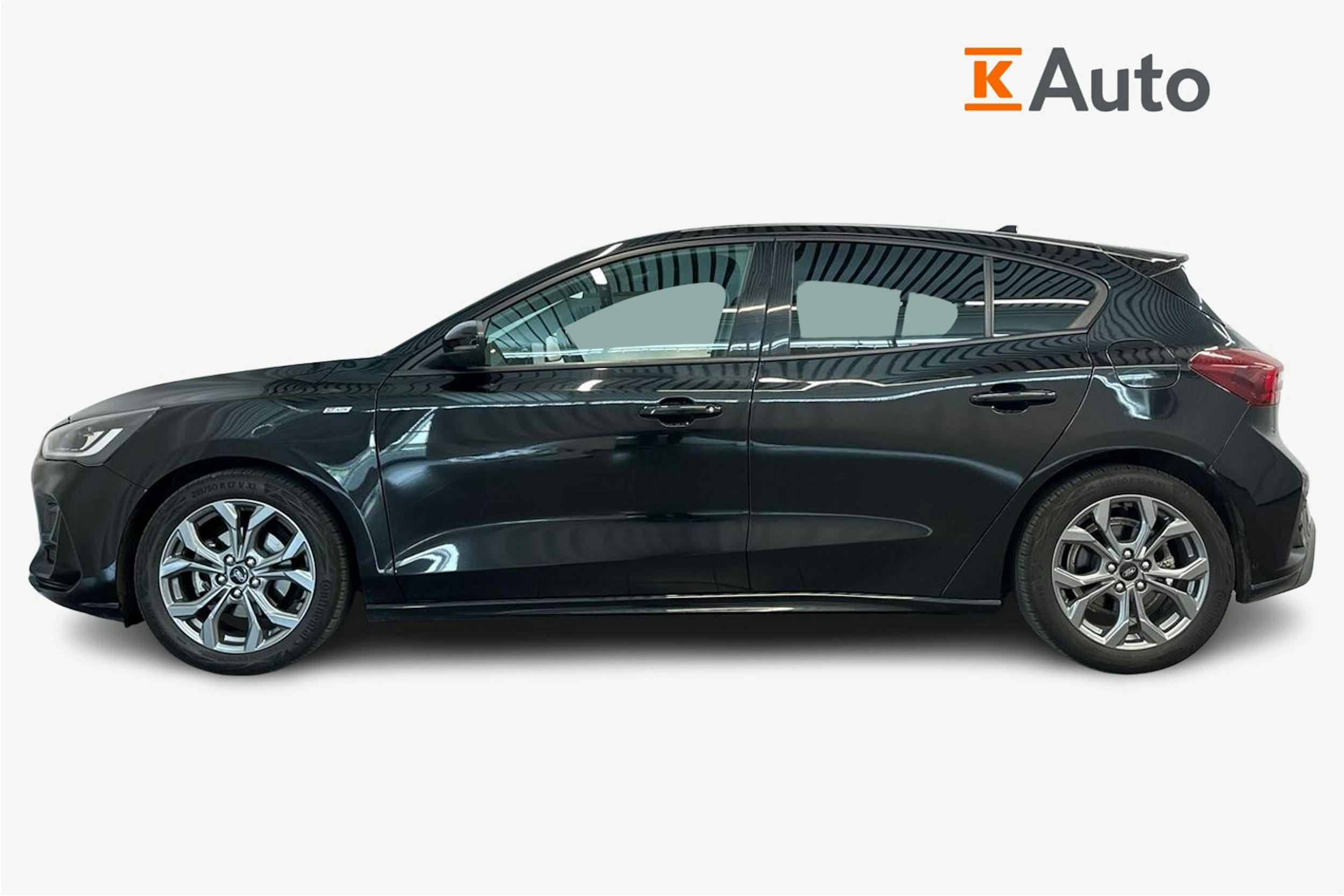 Musta Ford FOCUS 2023 kuva 6.