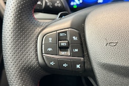 Musta Ford FOCUS 2023 kuva 18.