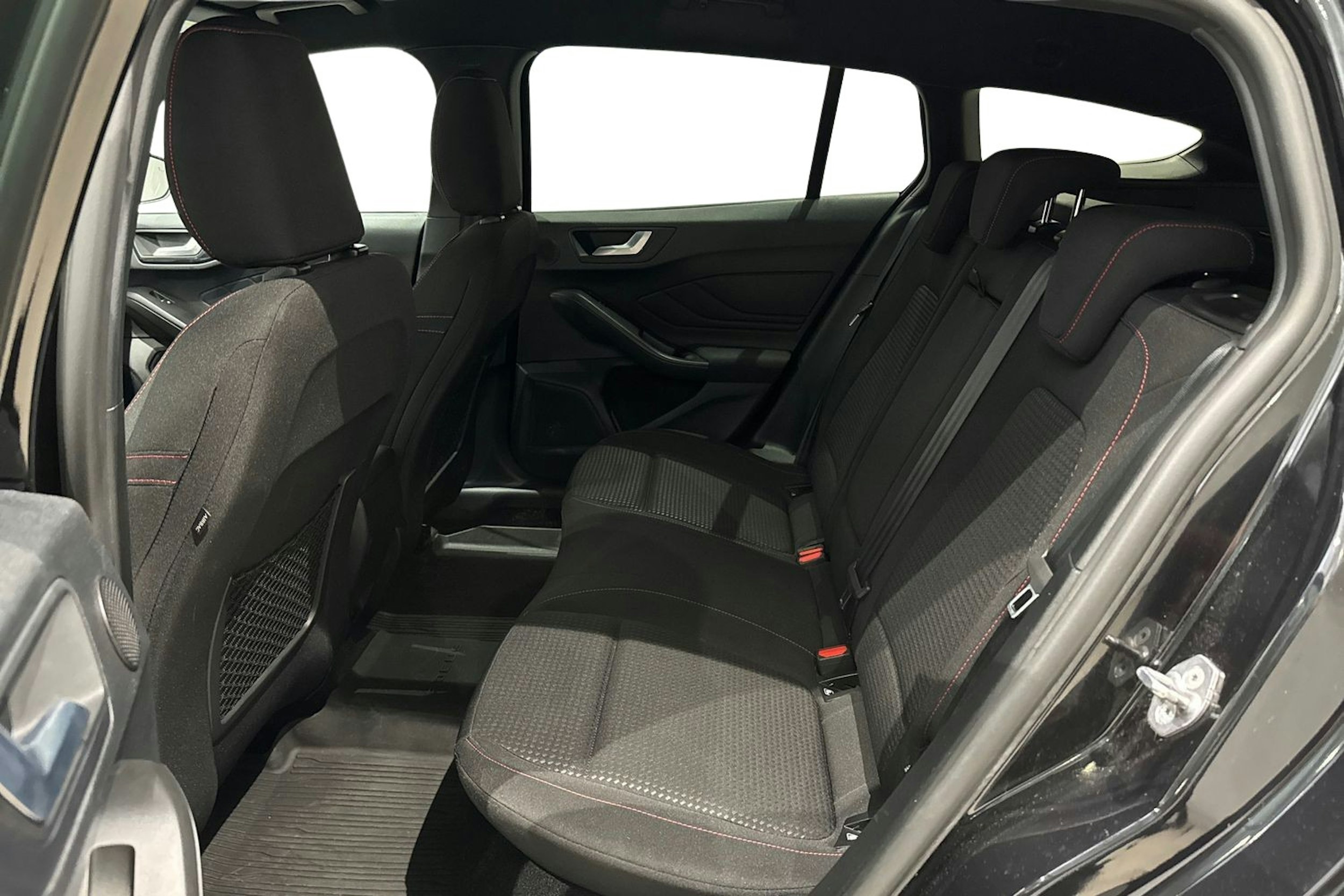 musta Ford Focus 2023 kuva 10.