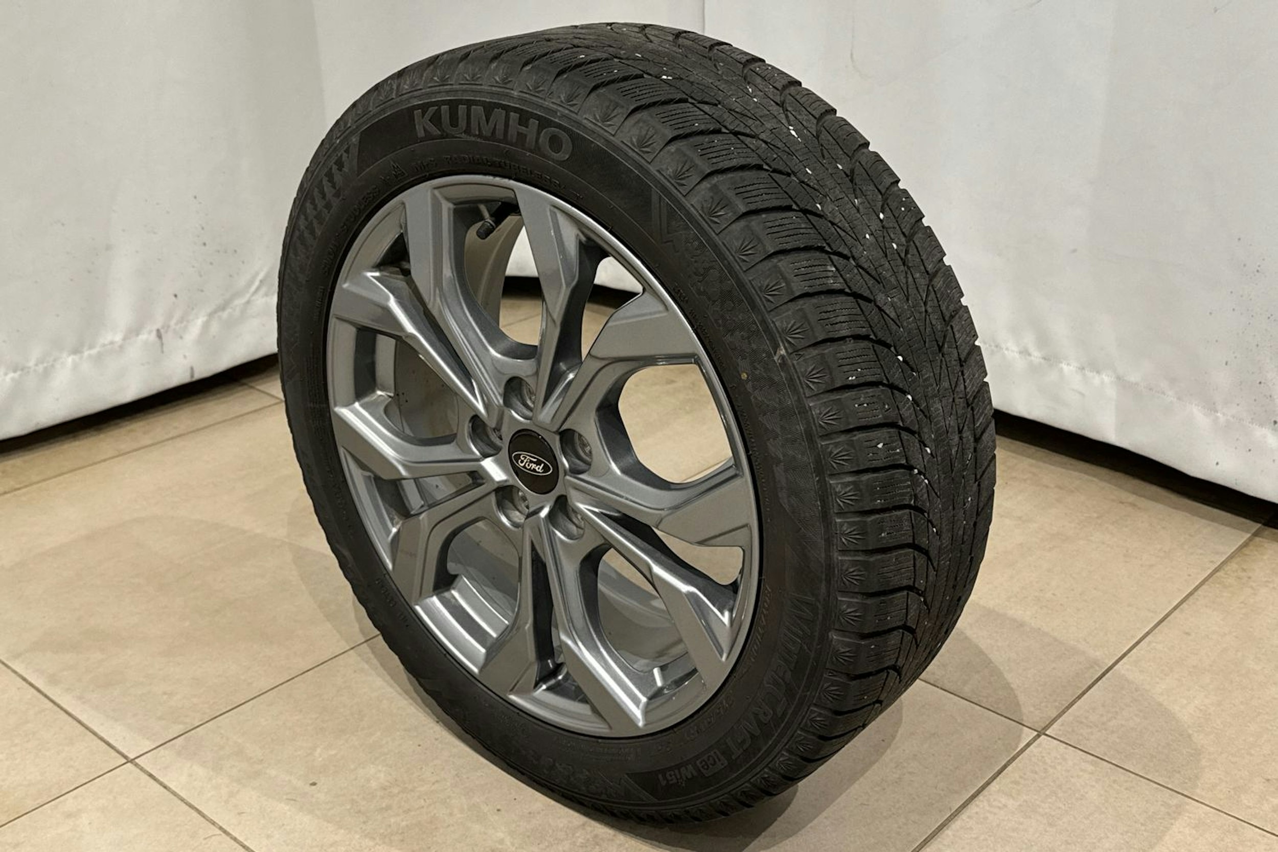musta Ford Focus 2023 kuva 13.