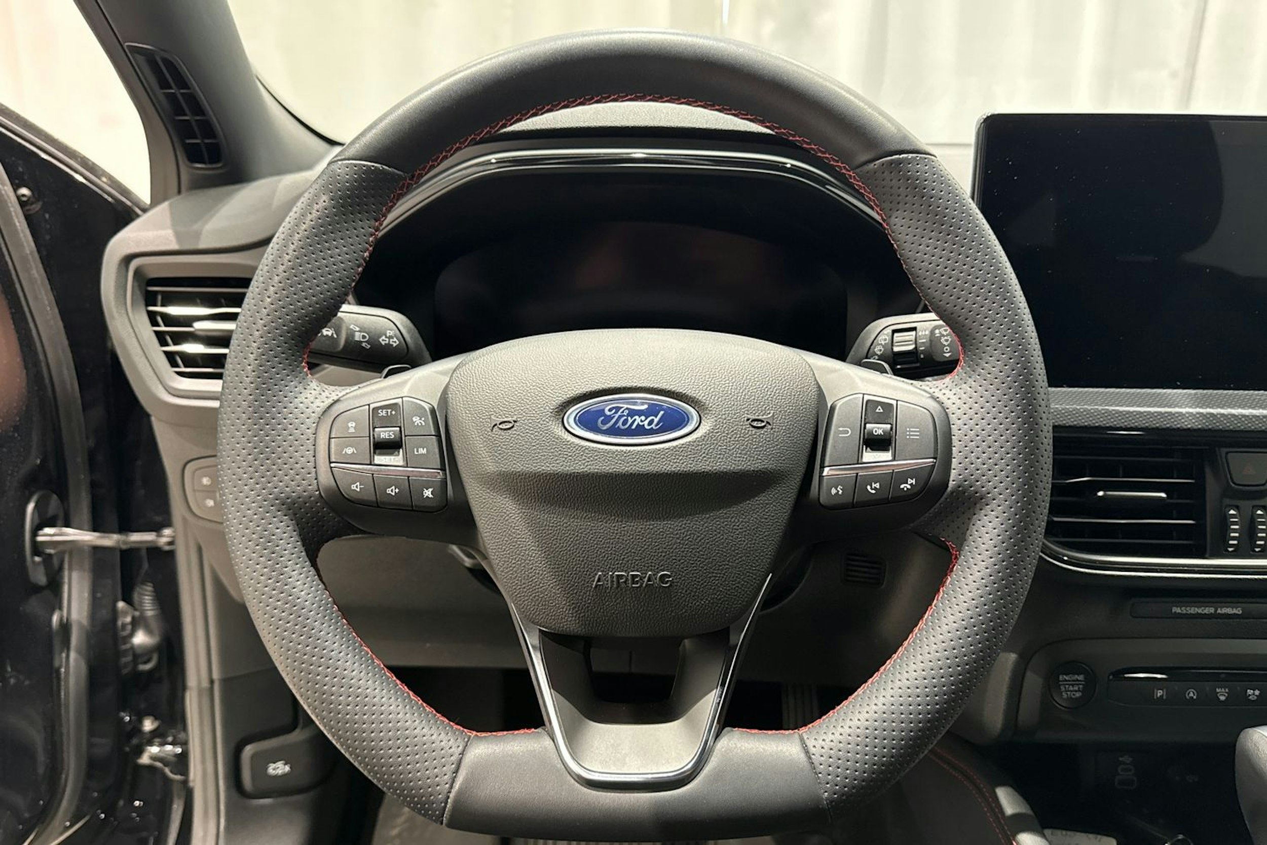 musta Ford Focus 2023 kuva 15.