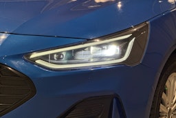 sininen Ford Focus 2023 kuva 12.