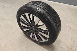 punainen Ford Focus 2023 kuva 17.