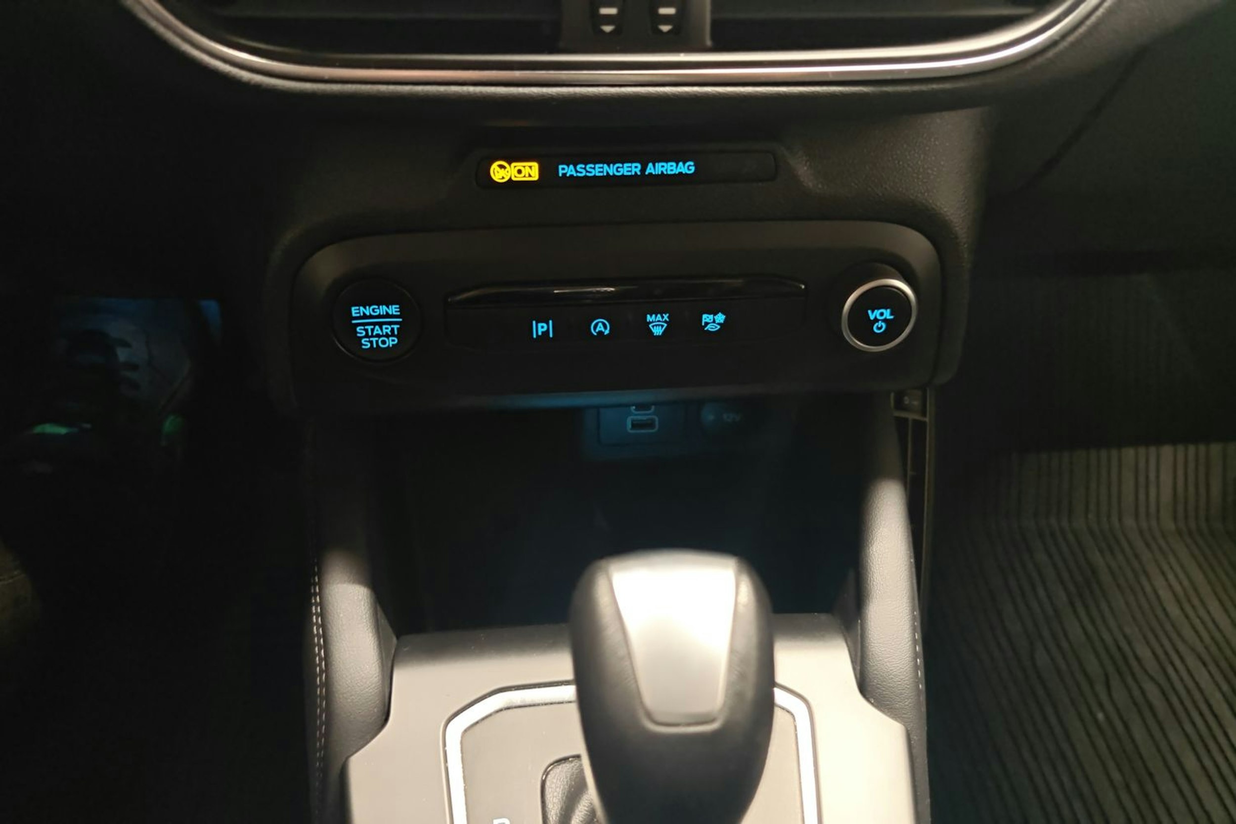 punainen Ford Focus 2023 kuva 22.