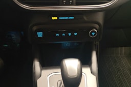 punainen Ford Focus 2023 kuva 22.