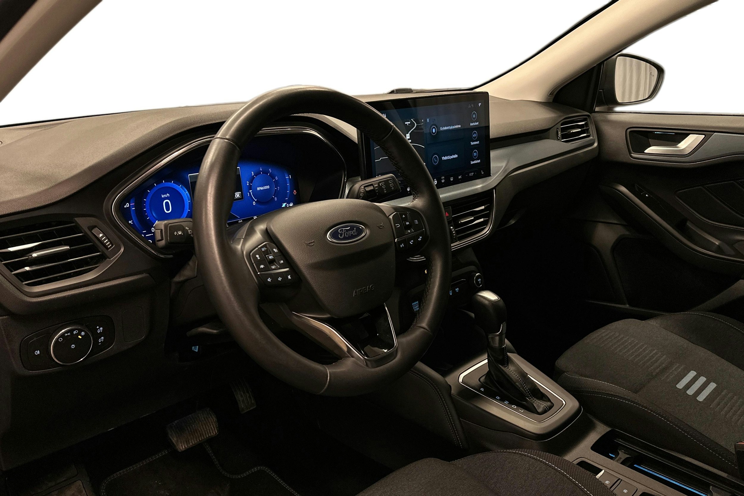 harmaa Ford Focus 2024 kuva 7.