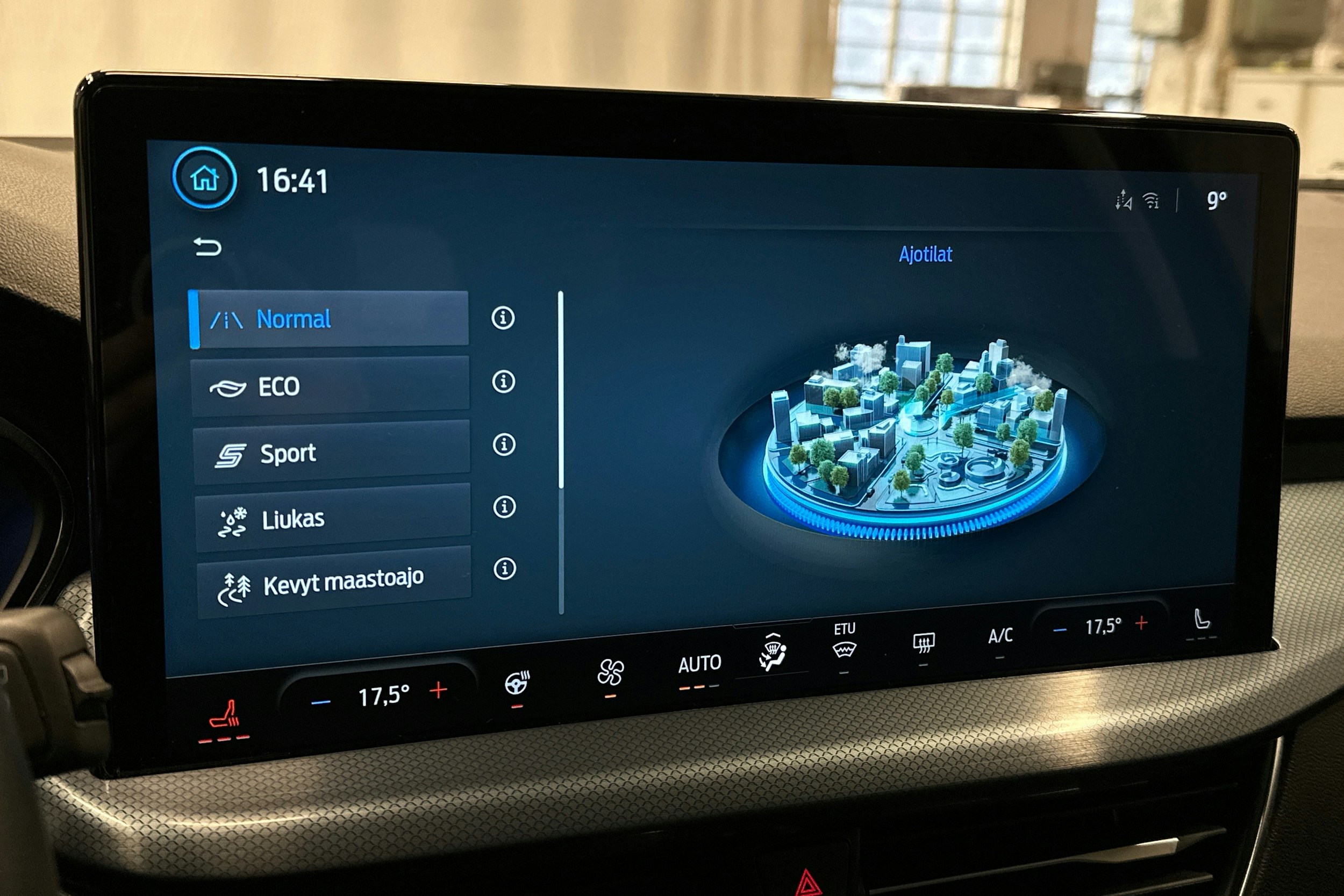 harmaa Ford Focus 2024 kuva 25.