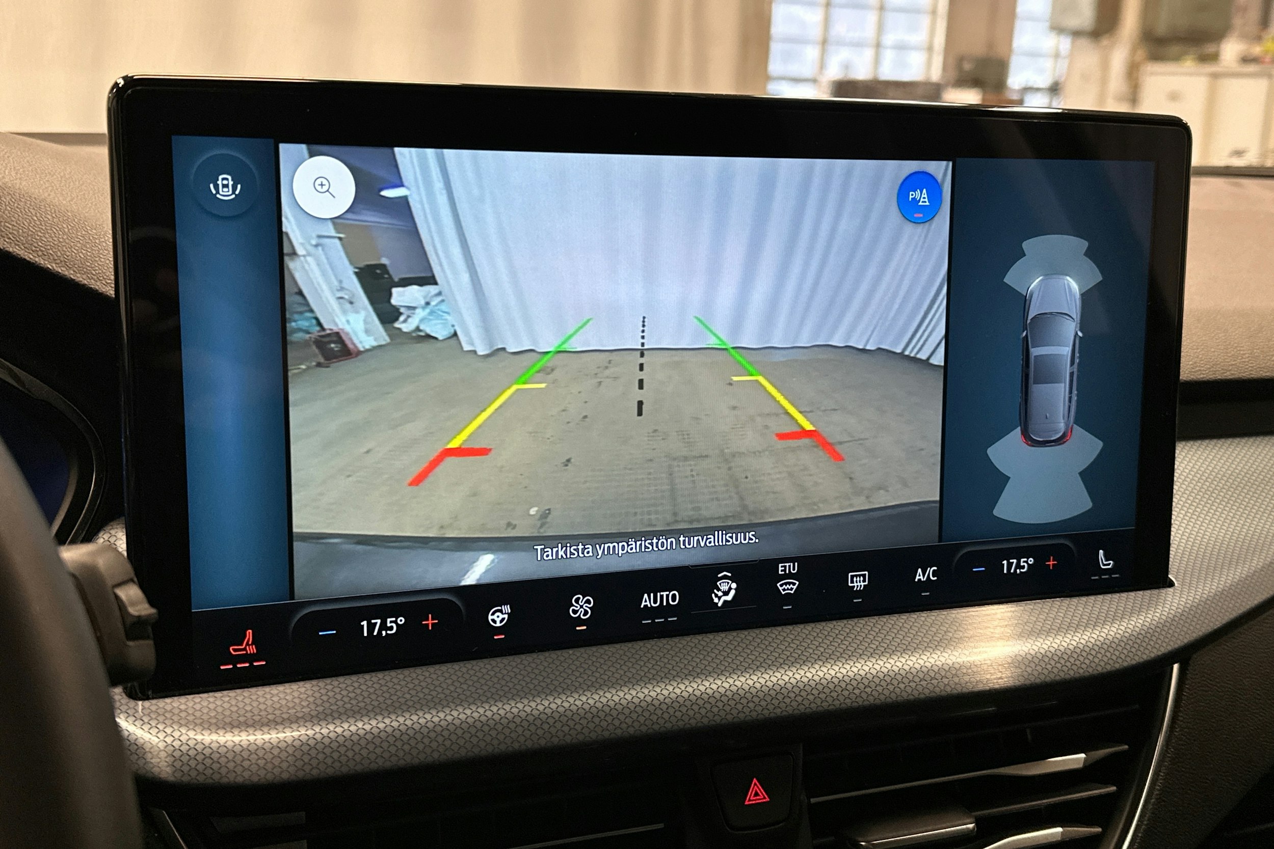 harmaa Ford Focus 2024 kuva 30.